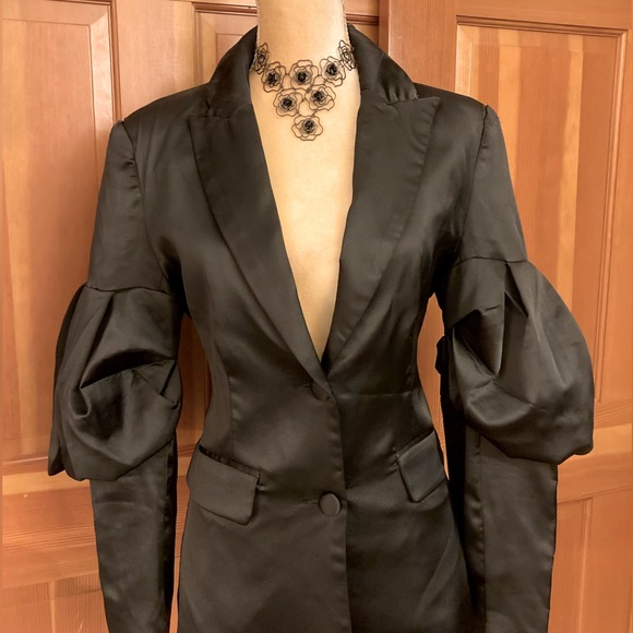 Gigot Sleeve Breasted Blazer - Picture 2 of 16